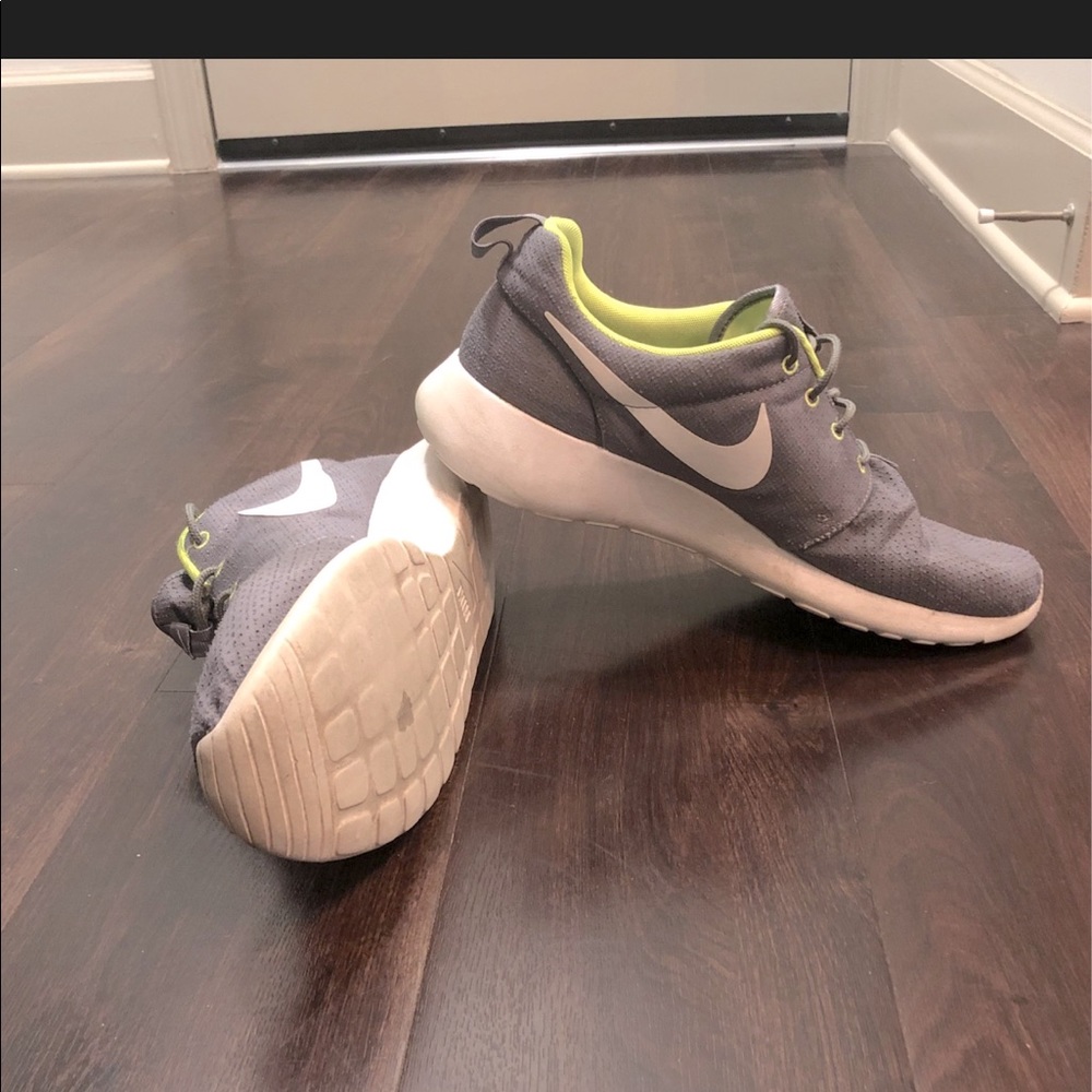 Gently used Men’s size 11 Nike Running shoes.